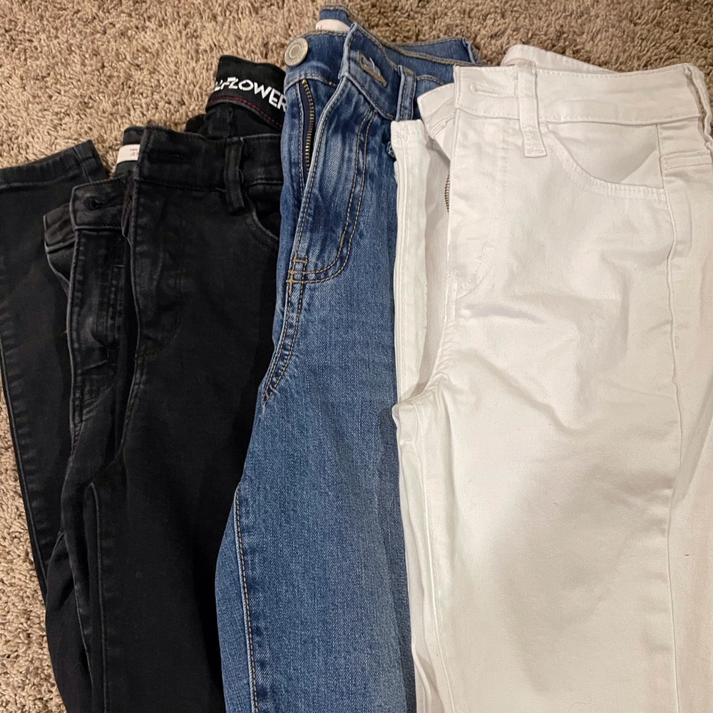 Lot of 4prs of women’s jeans sz 1/25W